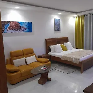 Couette-café Faby 1, Dakar